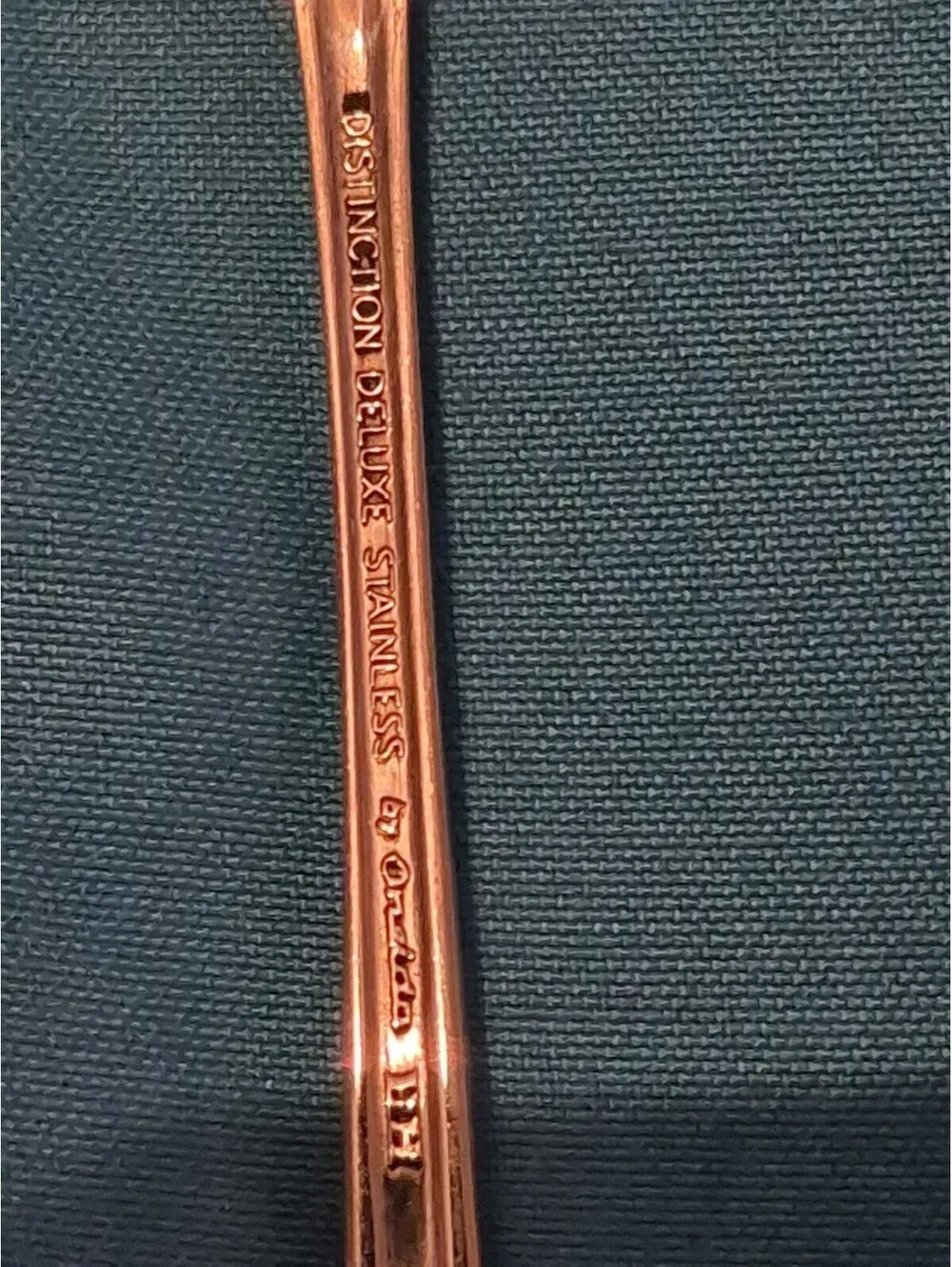 ONEIDA ROSE PENDANT Cocktail Forks Distinction Deluxe HH Vintage Floral Set 2